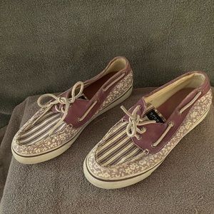 Sperry, purple/white
